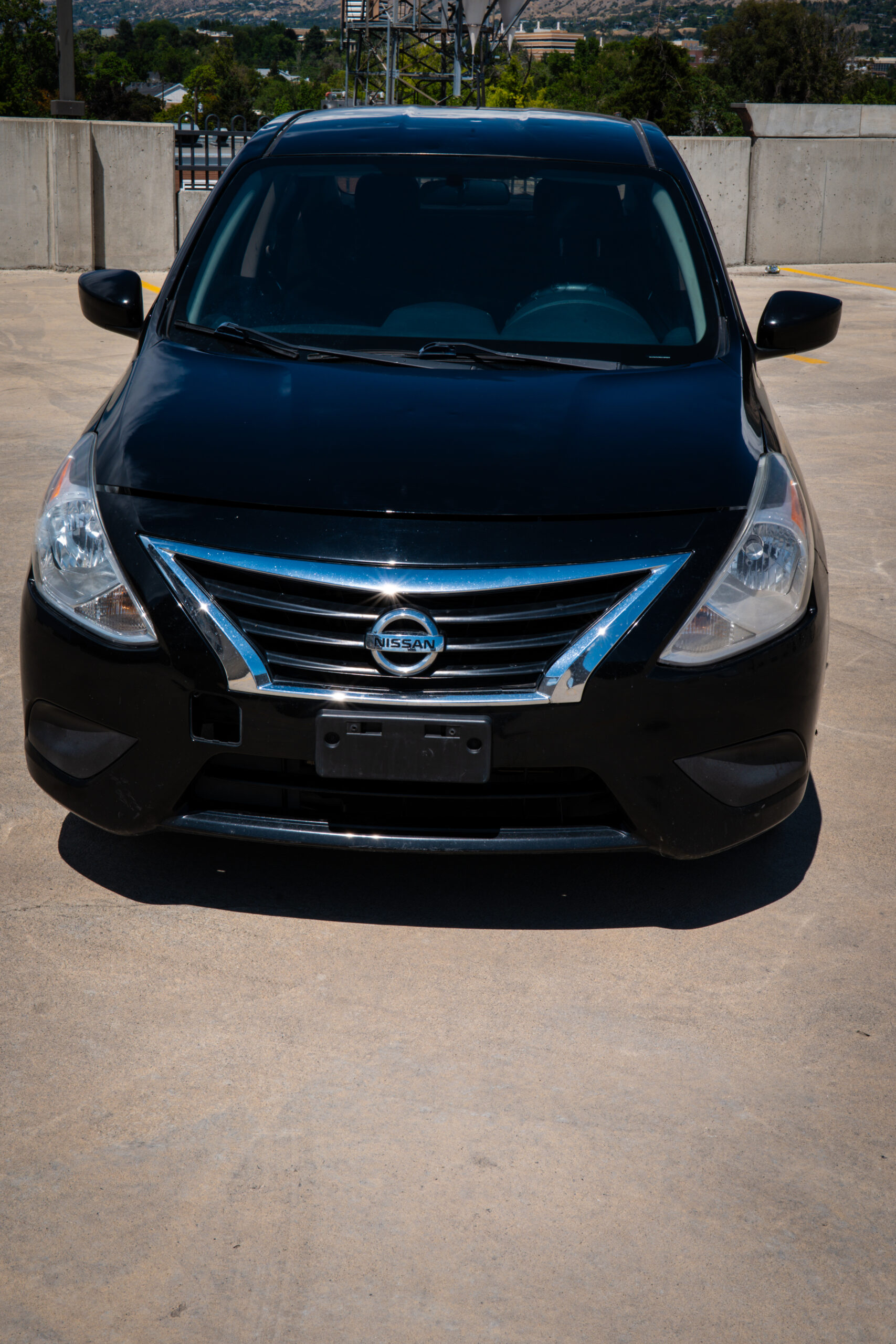 
								2017 Nissan Versa SV Sedan 4D full									