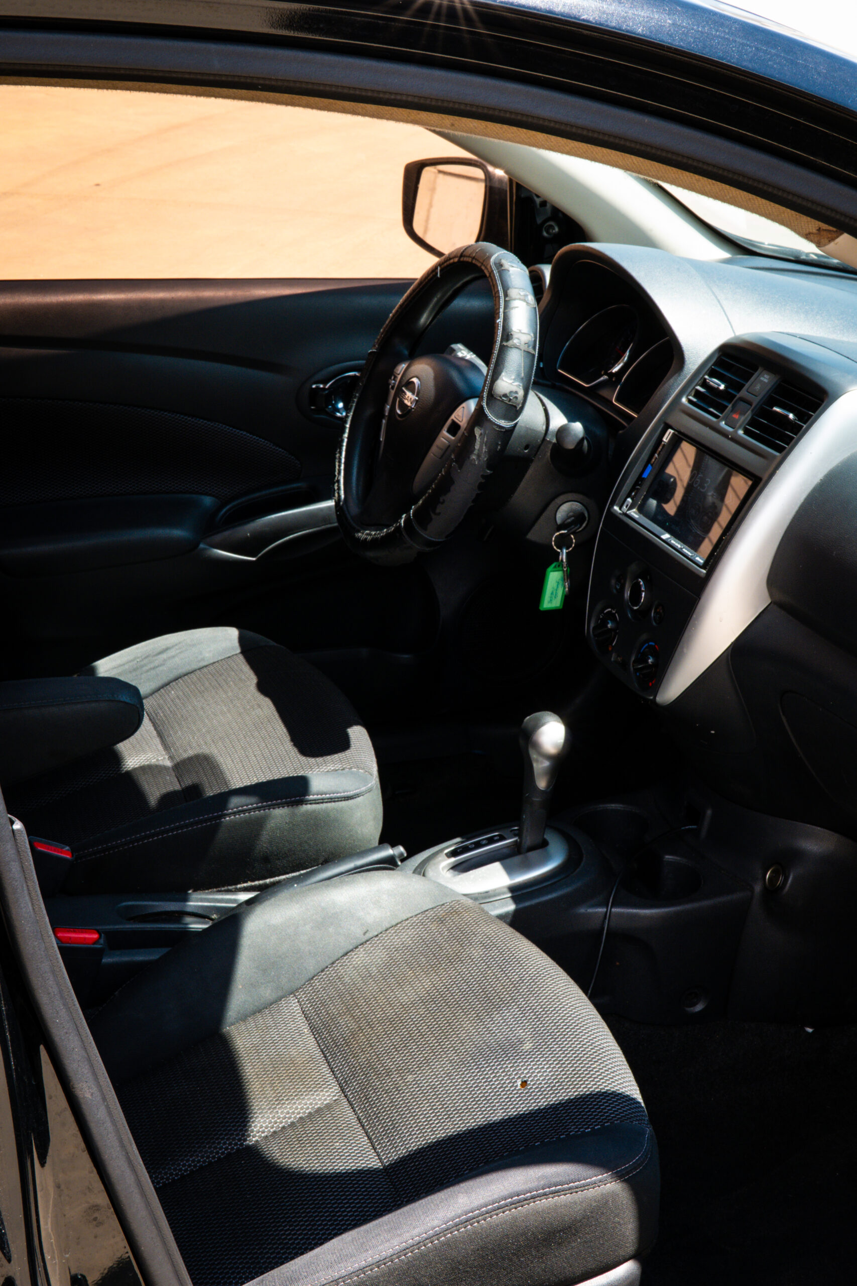 
								2017 Nissan Versa SV Sedan 4D full									