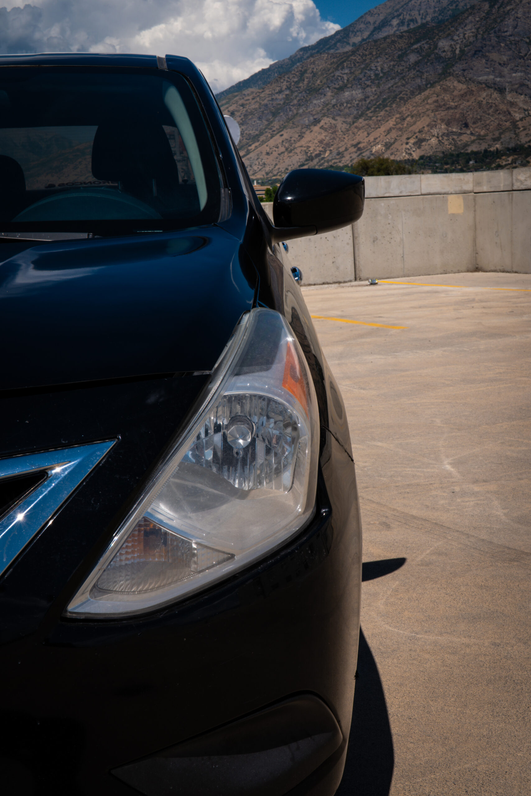 
								2017 Nissan Versa SV Sedan 4D full									