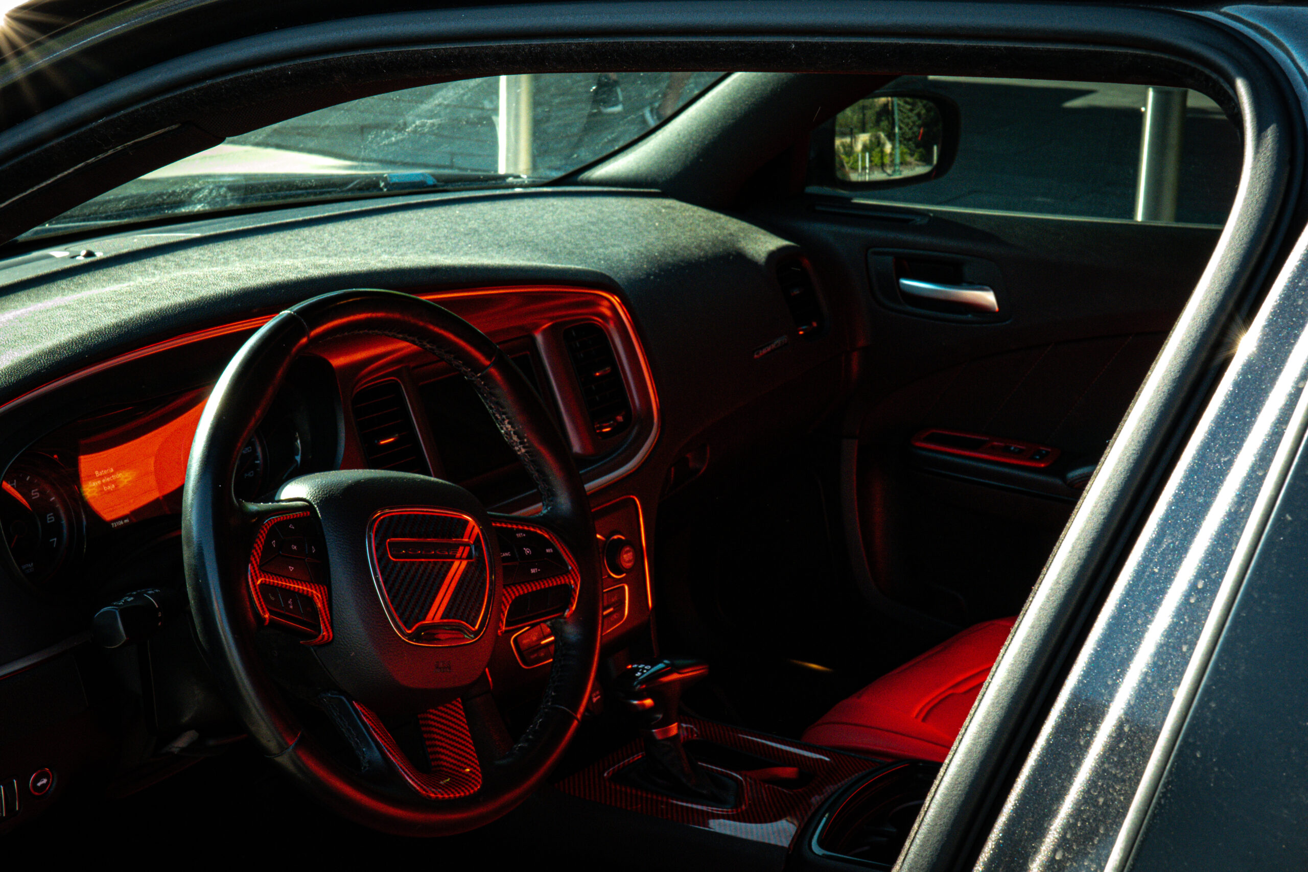 
								2020 Dodge Charger SXT Sedan 4D full									