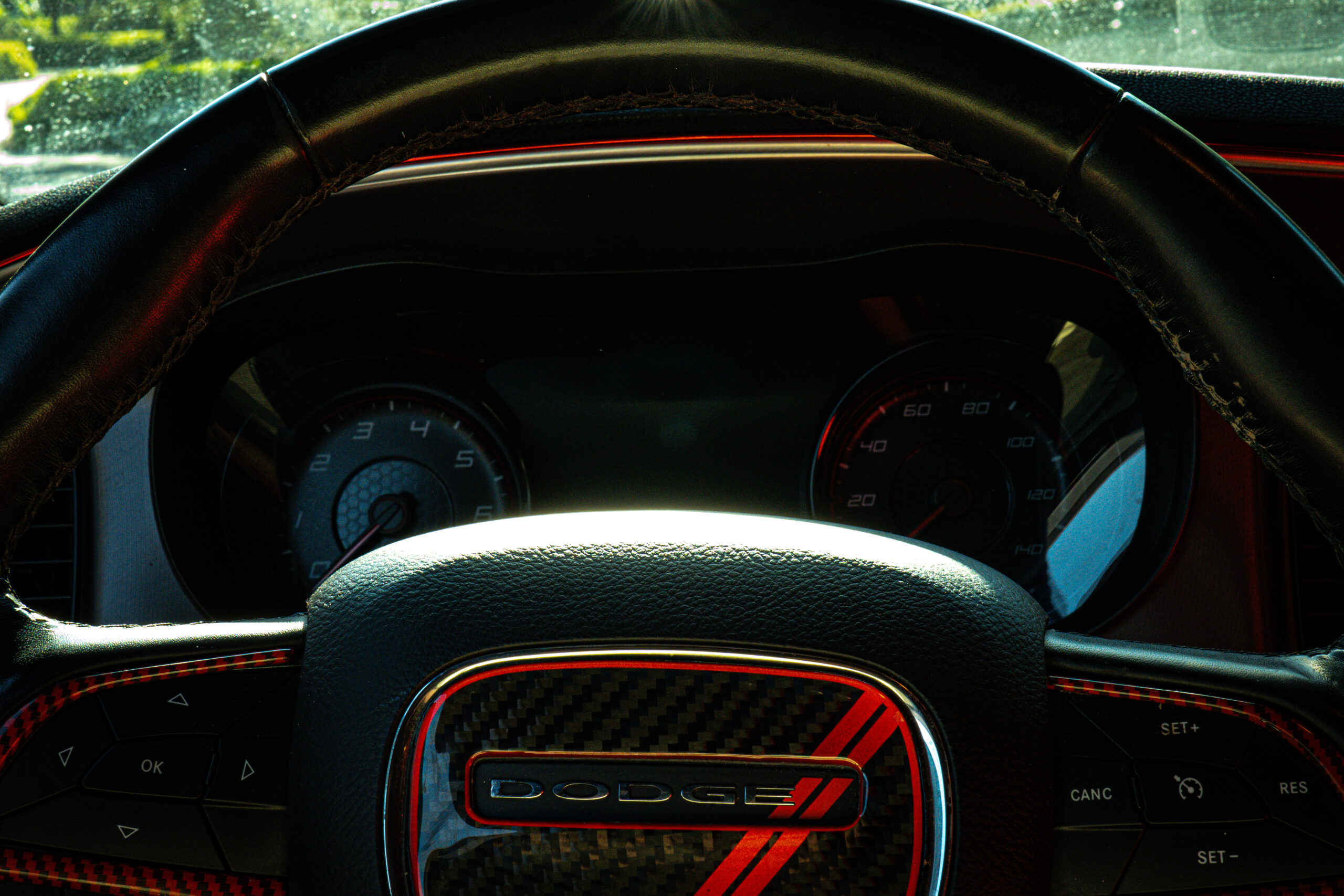 
								2020 Dodge Charger SXT Sedan 4D full									