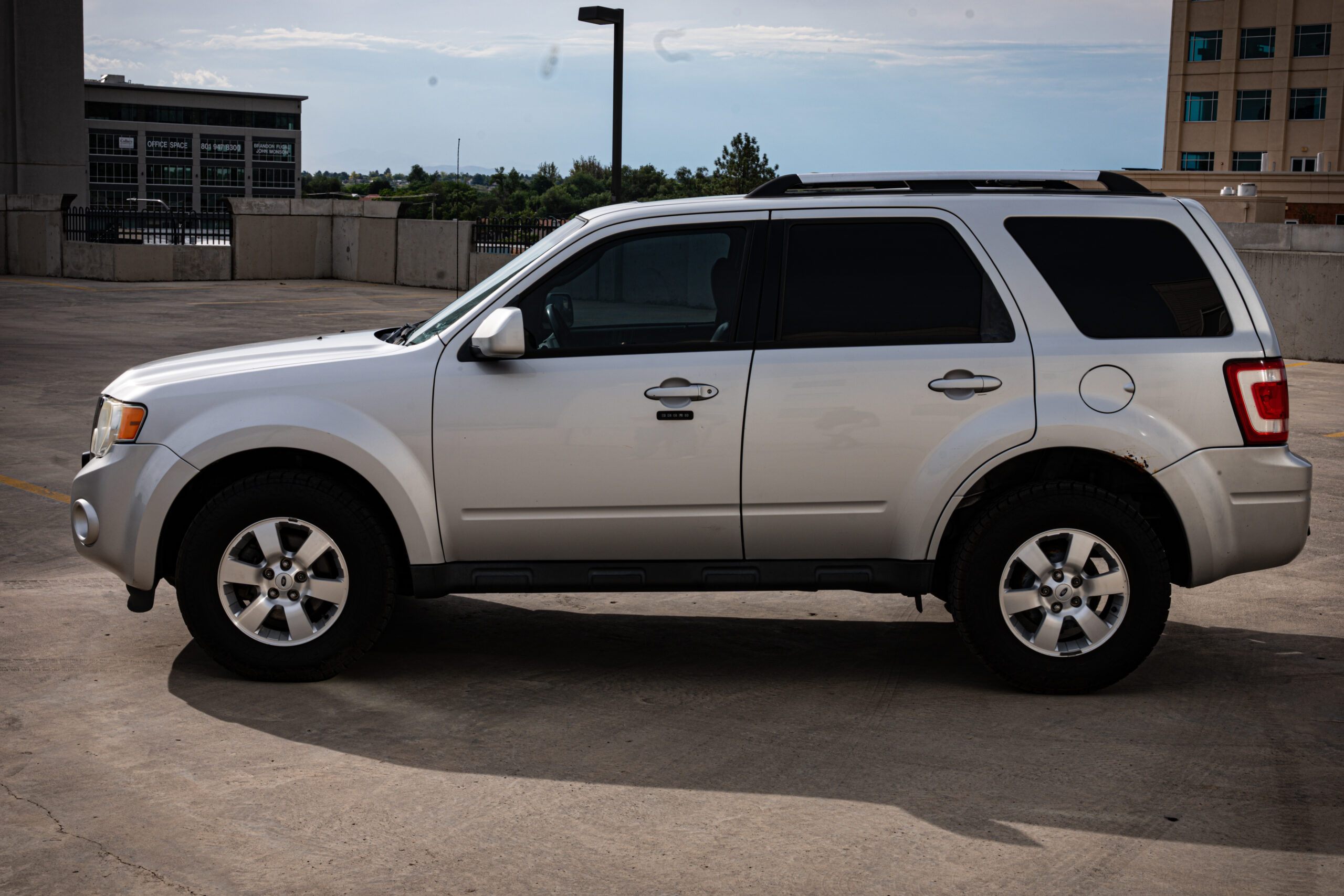 
								2010 Ford Escape Limited Sport Utility 4D full									