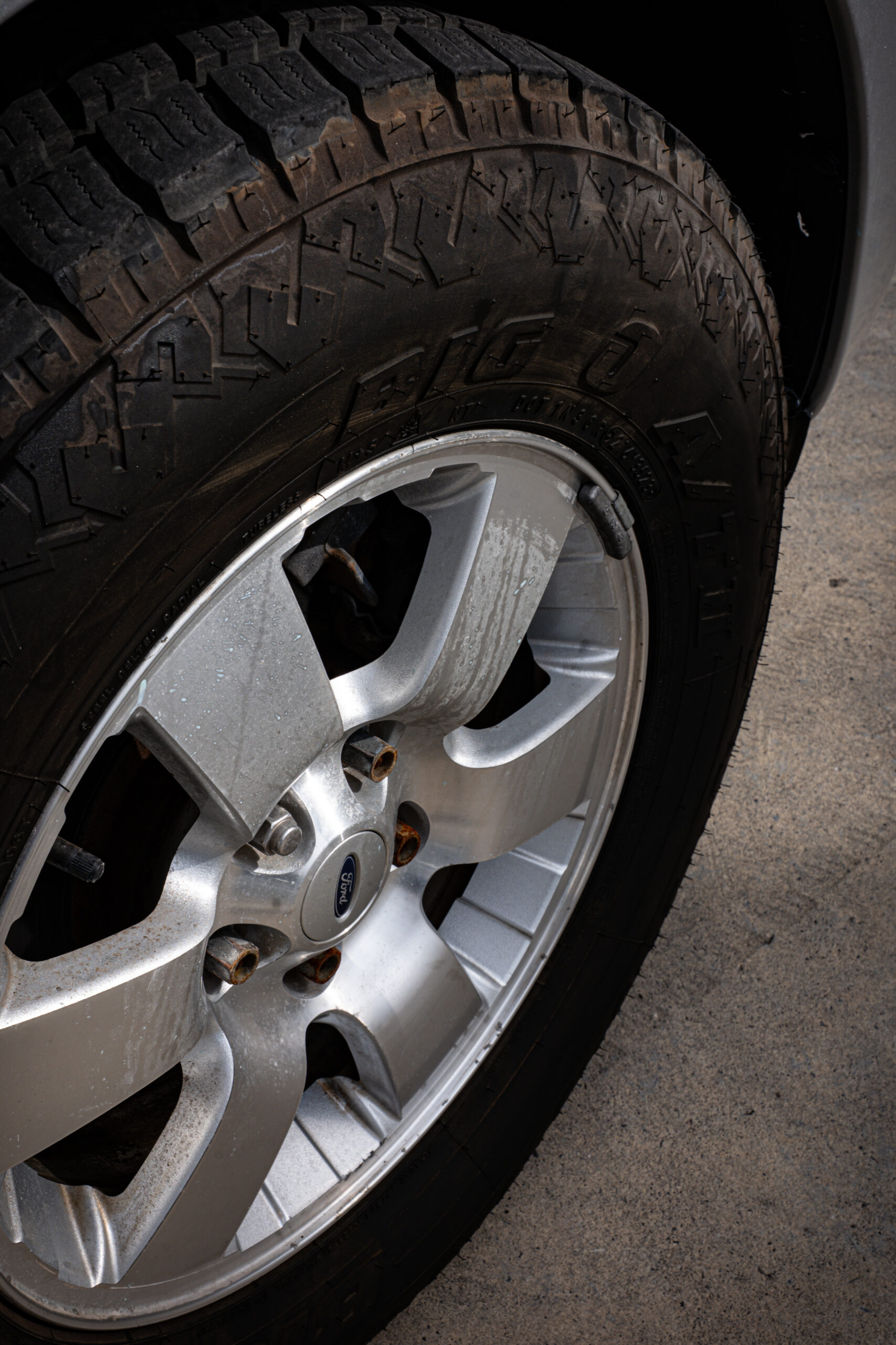 
								2010 Ford Escape Limited Sport Utility 4D full									
