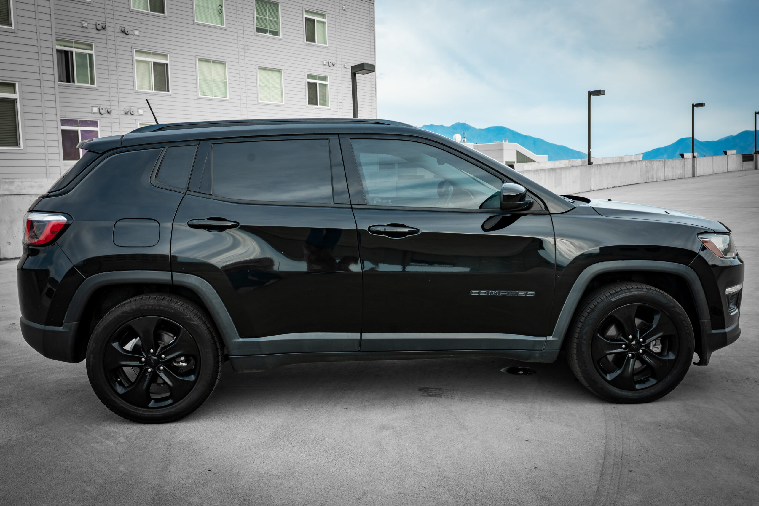
								2018 Jeep Compass Altitude Sport Utility 4D full									