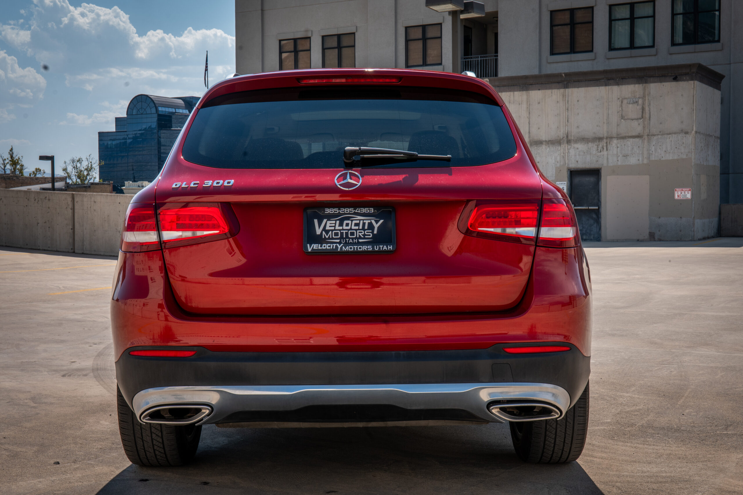 
								2016 Mercedes-Benz GLC GLC 300 Sport Utility 4D full									
