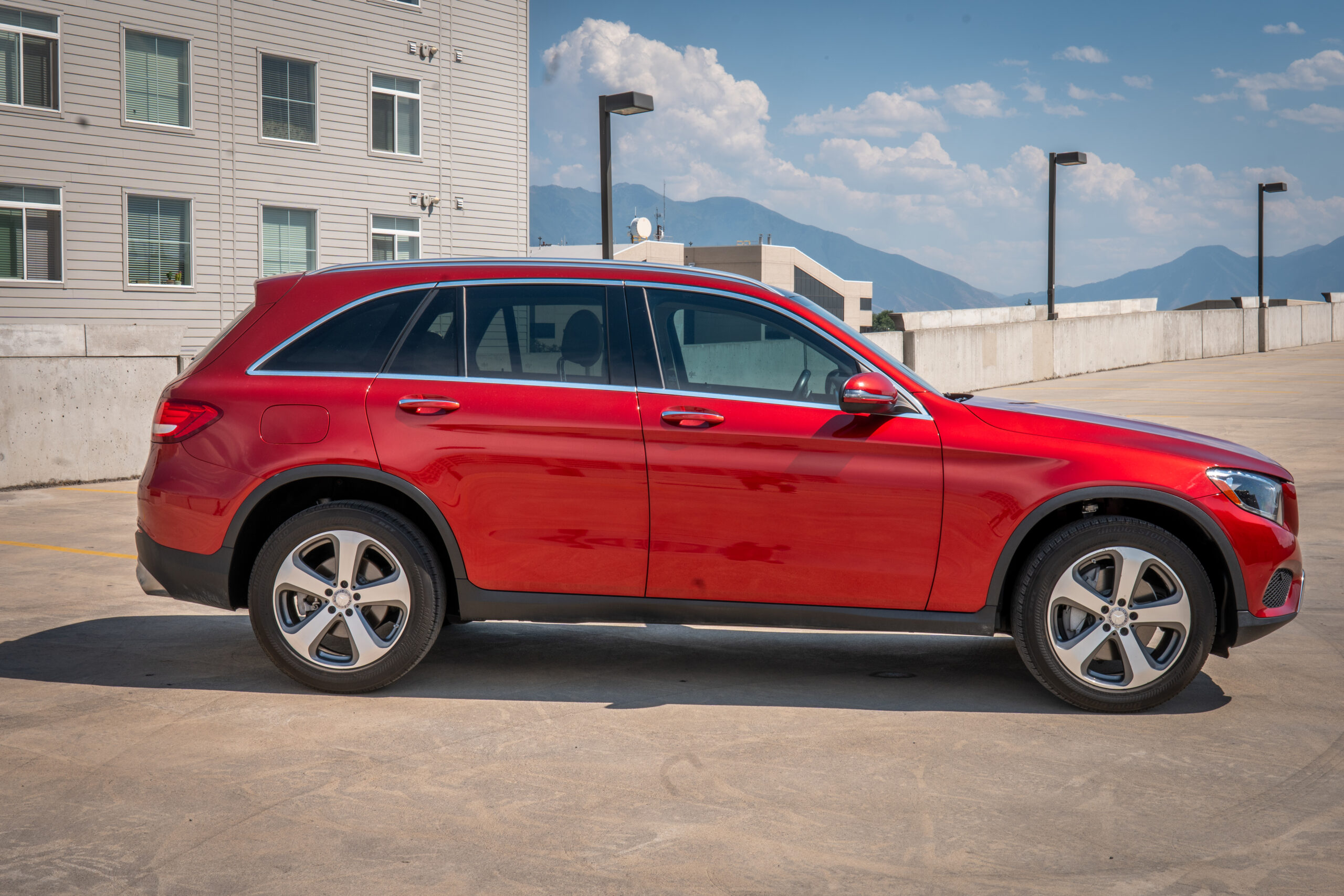 
								2016 Mercedes-Benz GLC GLC 300 Sport Utility 4D full									