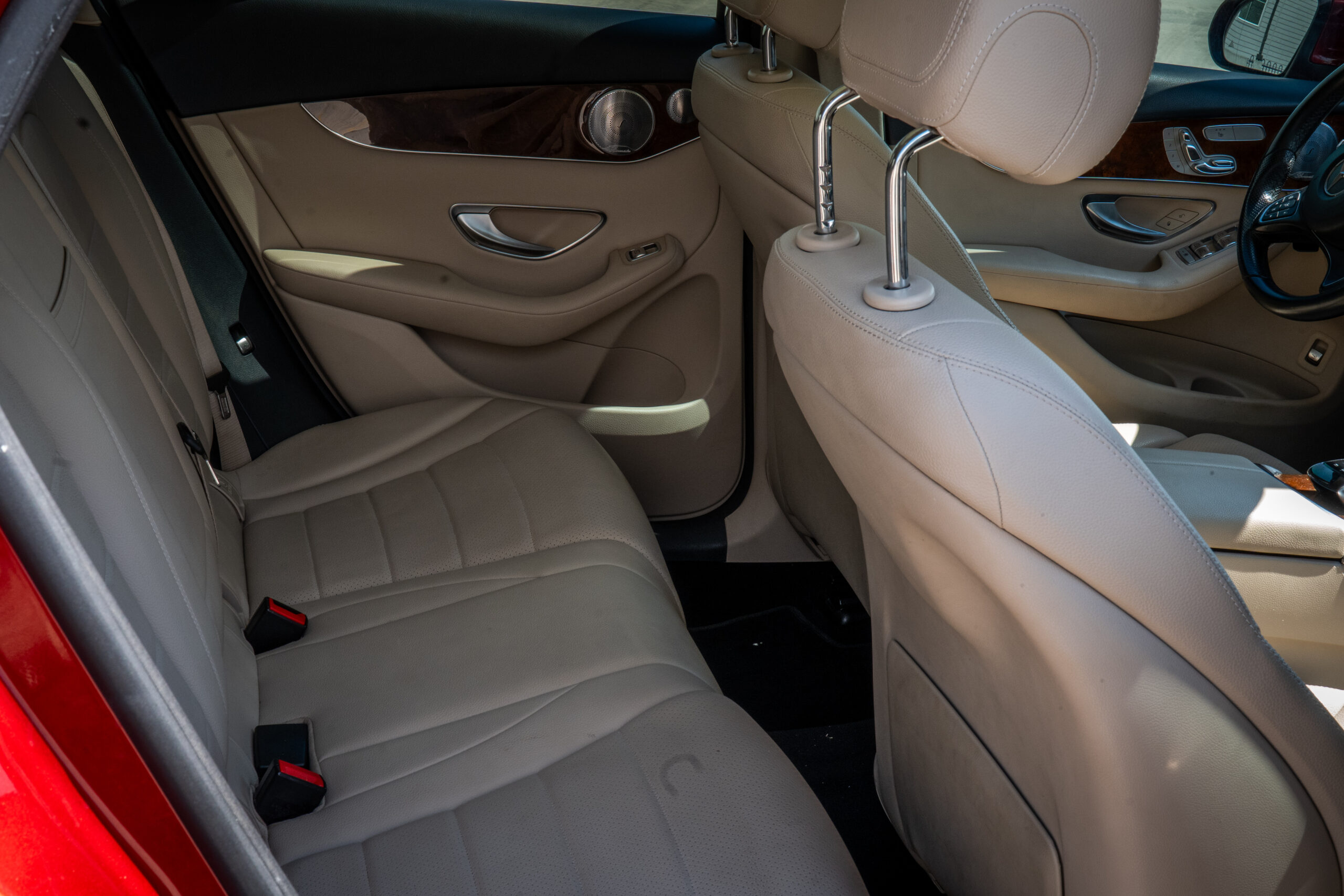 
								2016 Mercedes-Benz GLC GLC 300 Sport Utility 4D full									