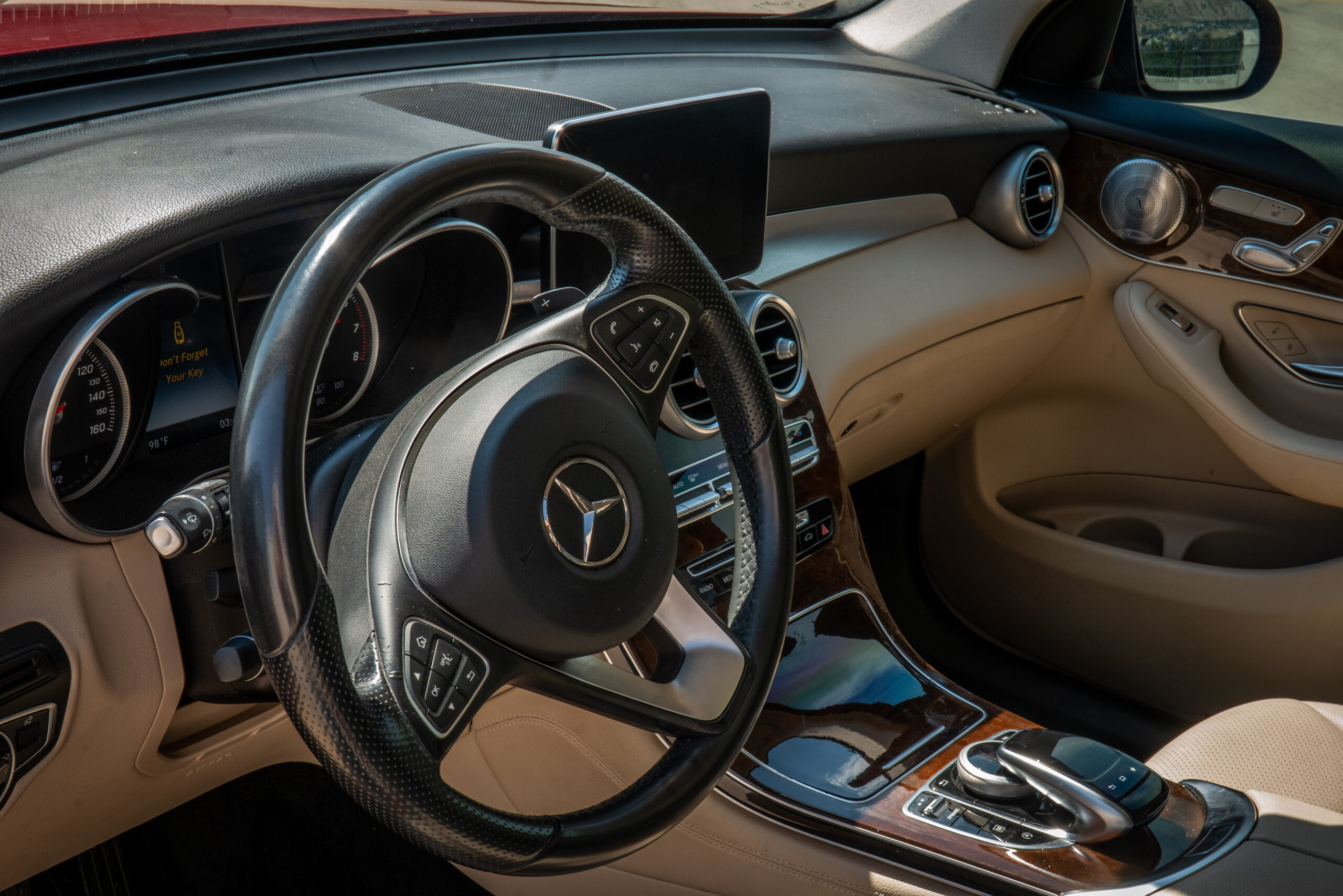 
								2016 Mercedes-Benz GLC GLC 300 Sport Utility 4D full									