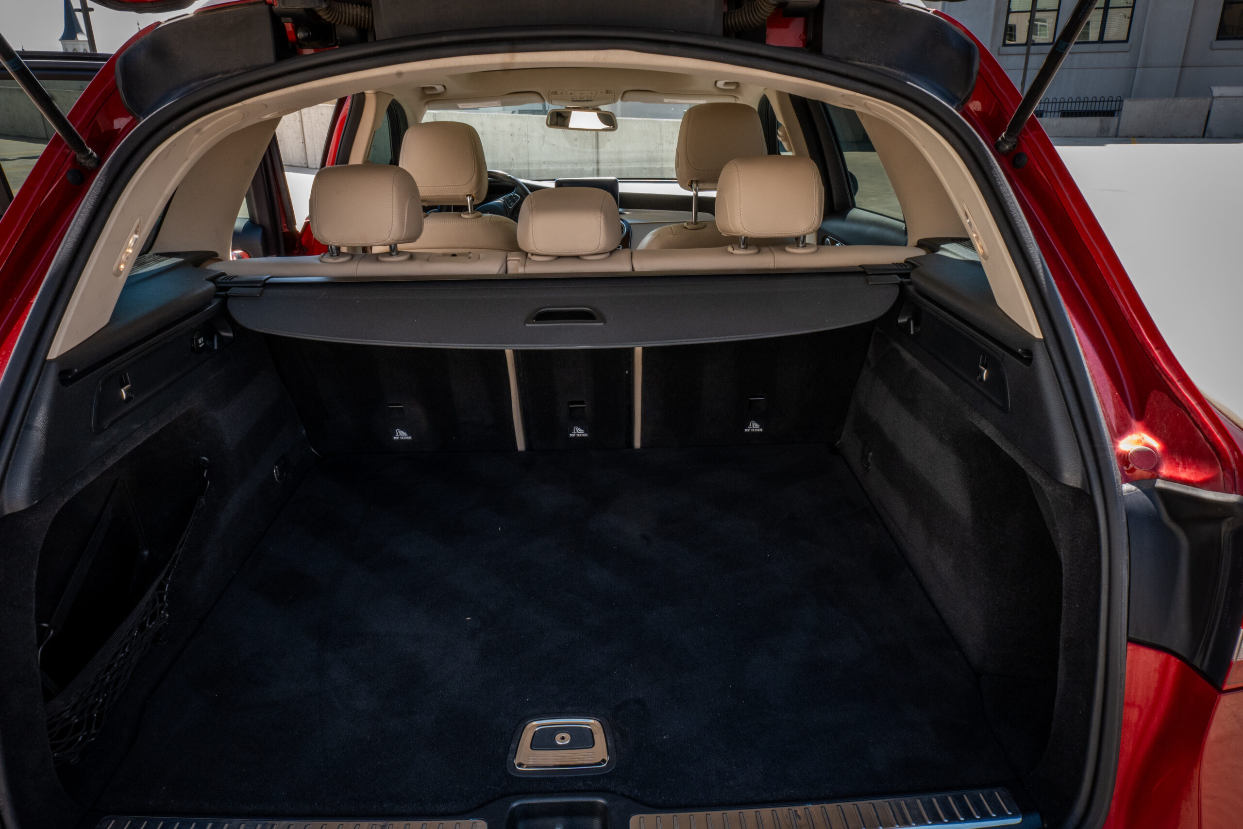 
								2016 Mercedes-Benz GLC GLC 300 Sport Utility 4D full									